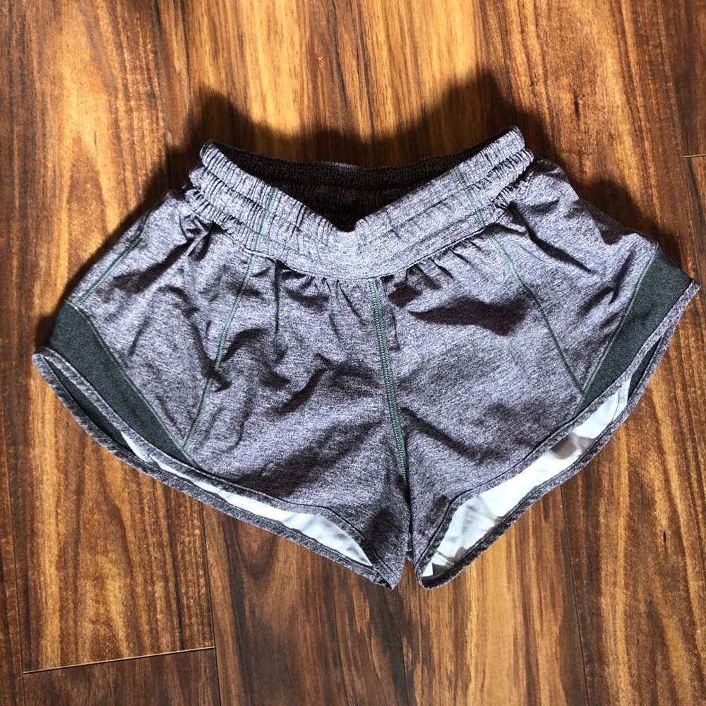 Lululemon Hotty Hot Short II 2.5”